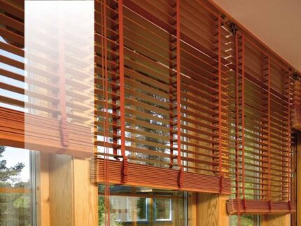 Store à lamelle horizontale en BOIS